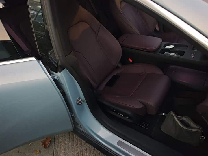 Фото 25 - Nio ET5T