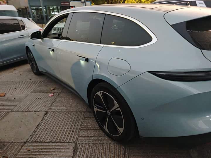 Фото 5 - Nio ET5T