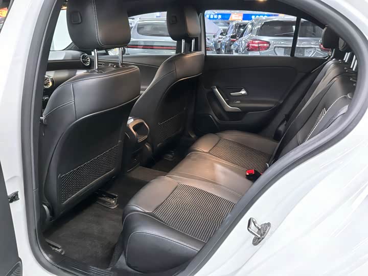 Фото 7 - Mercedes-Benz A-Class