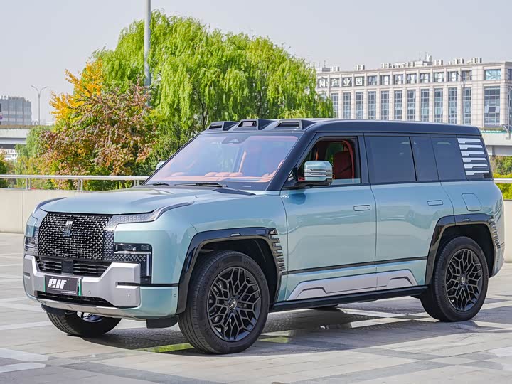 Фото 1 - BYD Yangwang U8