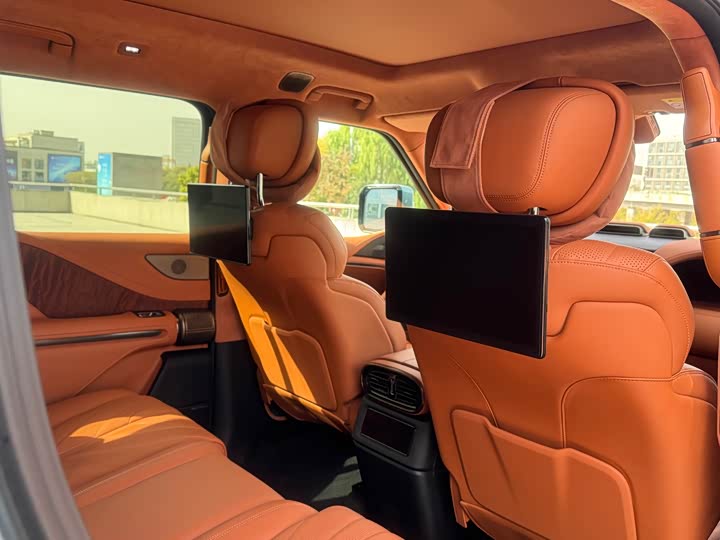 Фото 18 - BYD Yangwang U8