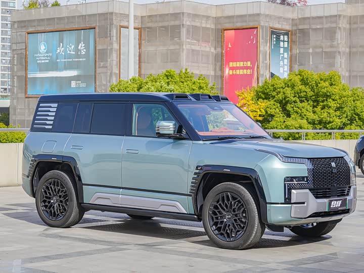 Фото 2 - BYD Yangwang U8