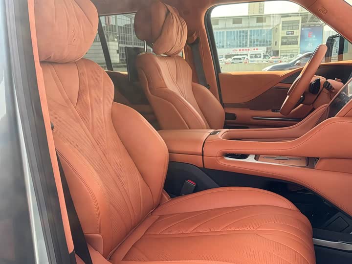 Фото 21 - BYD Yangwang U8