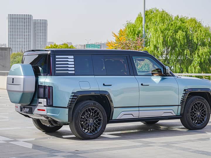 Фото 6 - BYD Yangwang U8