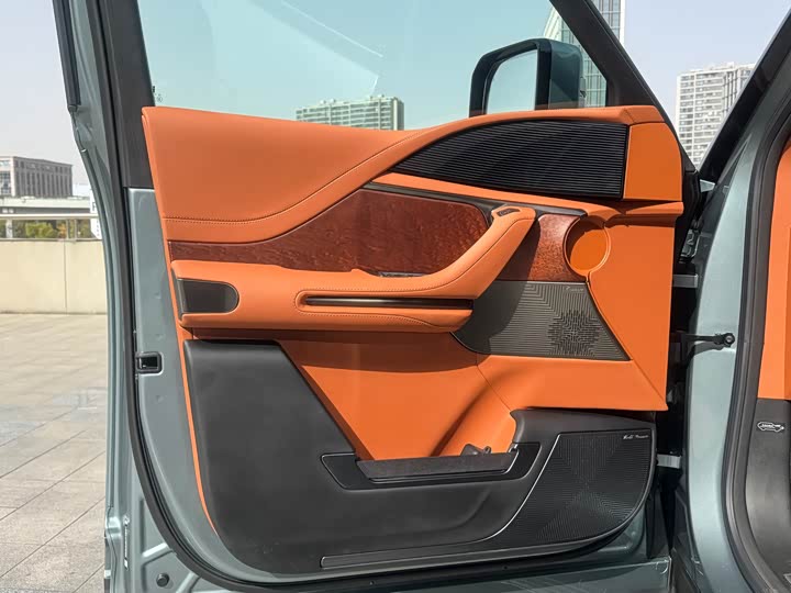 Фото 9 - BYD Yangwang U8