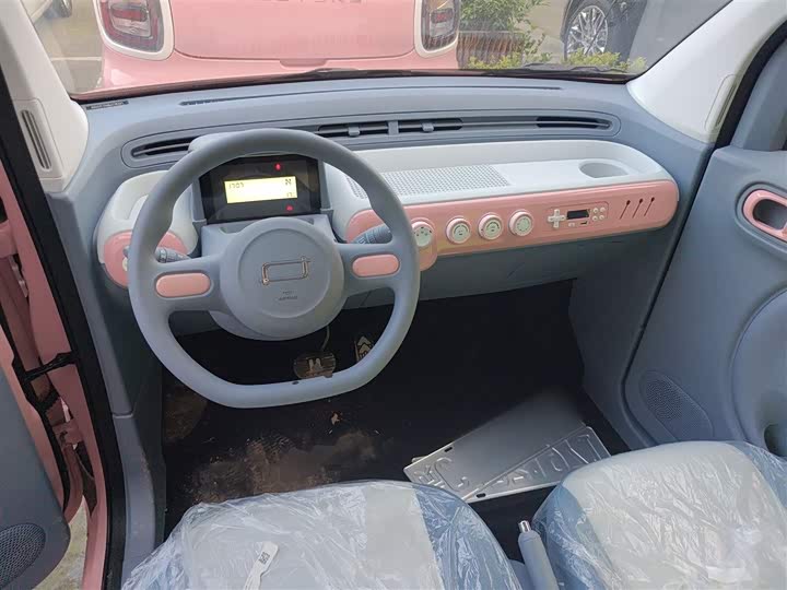 Фото 10 - Bestune Pony