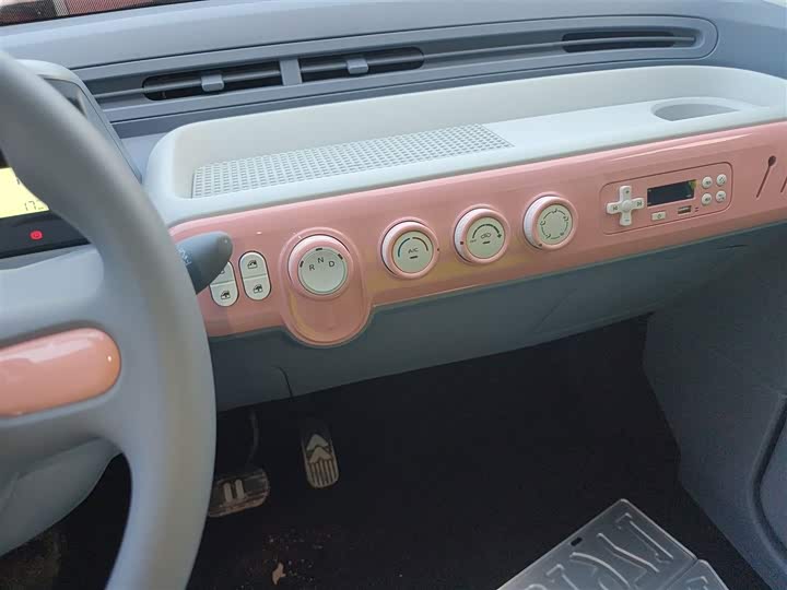 Фото 13 - Bestune Pony