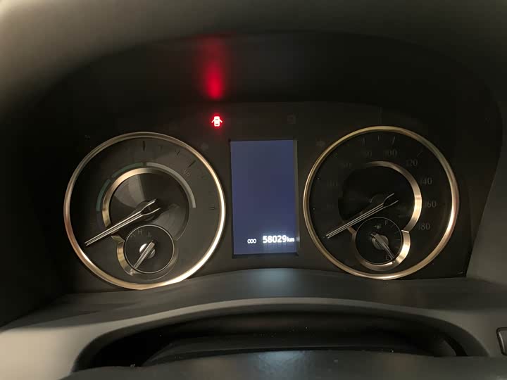 Фото 11 - Toyota Alphard