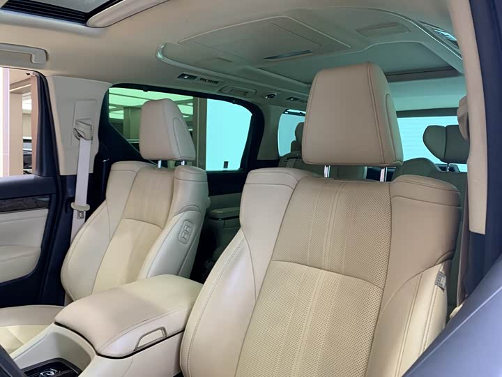 Фото 16 - Toyota Alphard