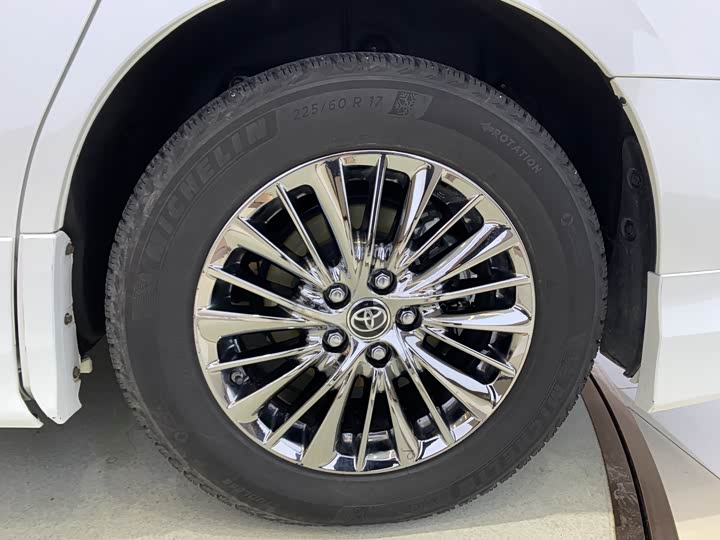 Фото 20 - Toyota Alphard