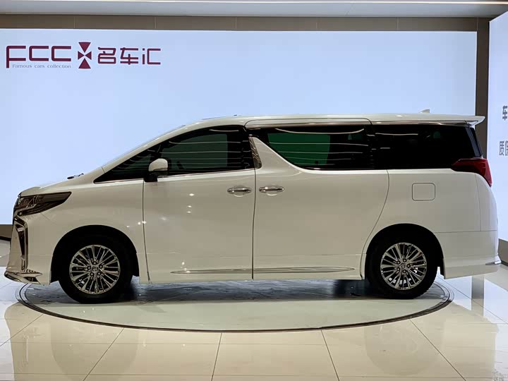 Фото 4 - Toyota Alphard