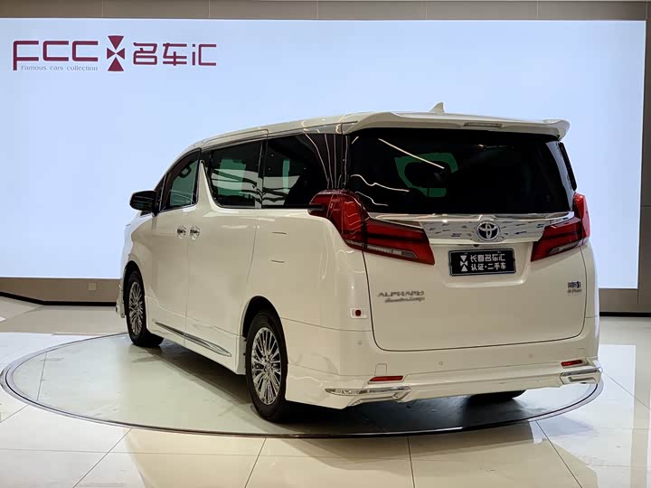 Фото 7 - Toyota Alphard