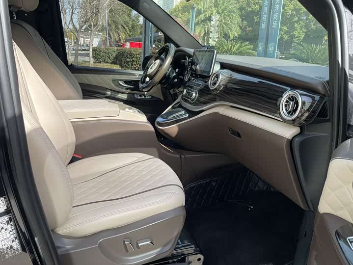 Фото 9 - Mercedes-Benz Vito