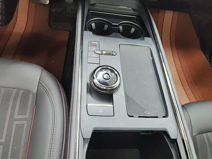 Фото 16 - Ford Mondeo