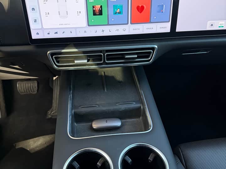 Фото 6 - LiXiang L8