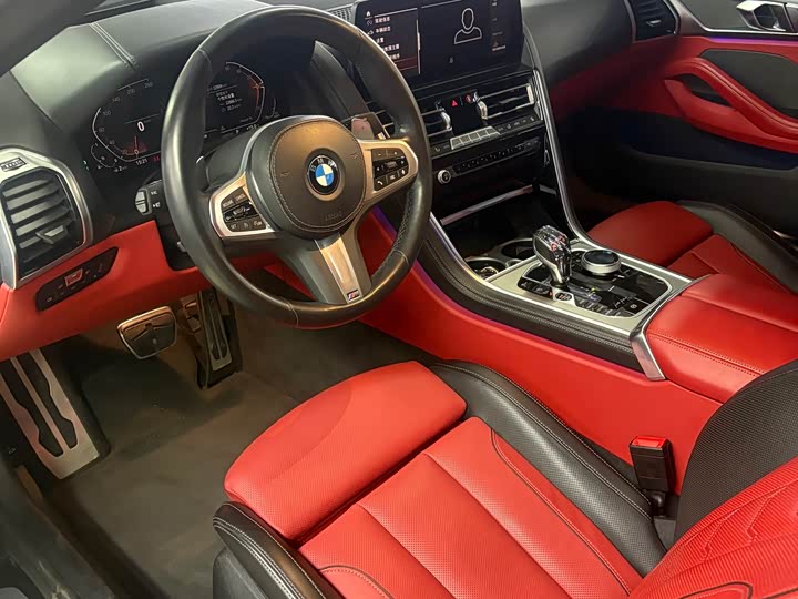 Фото 4 - BMW 8 Series