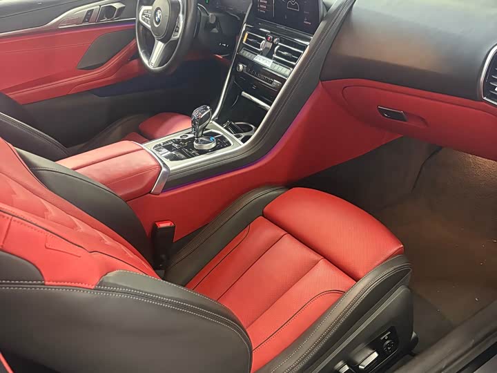 Фото 5 - BMW 8 Series