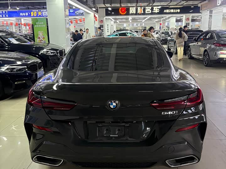 Фото 9 - BMW 8 Series