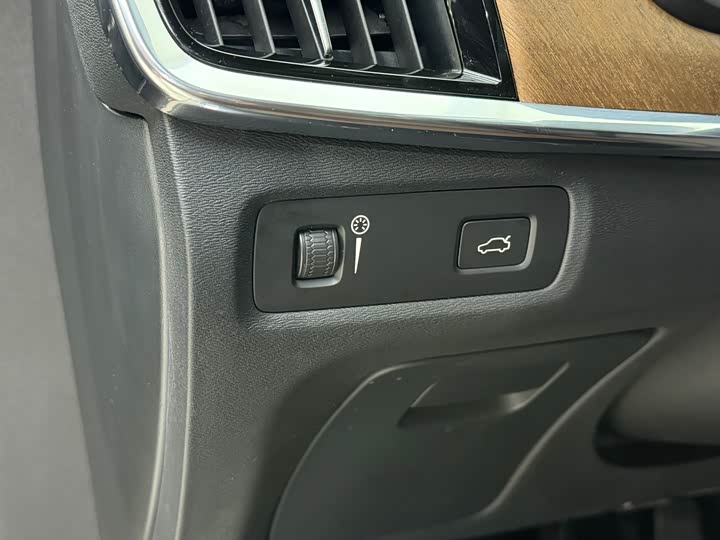 Фото 13 - Volvo S90