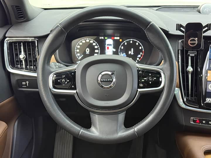 Фото 17 - Volvo S90