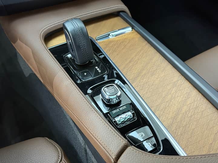 Фото 21 - Volvo S90