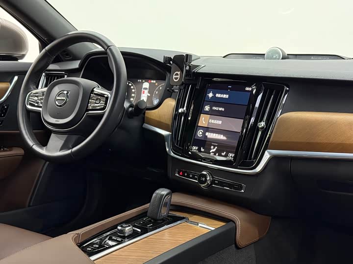 Фото 22 - Volvo S90