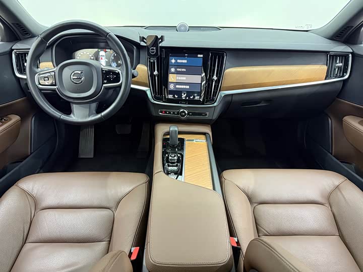 Фото 23 - Volvo S90