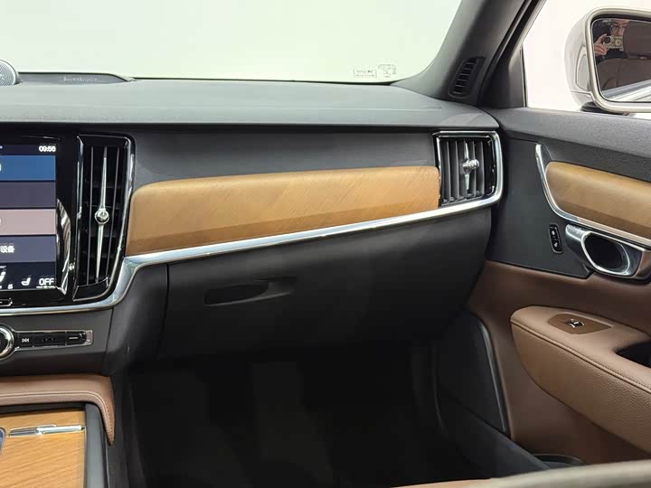 Фото 26 - Volvo S90