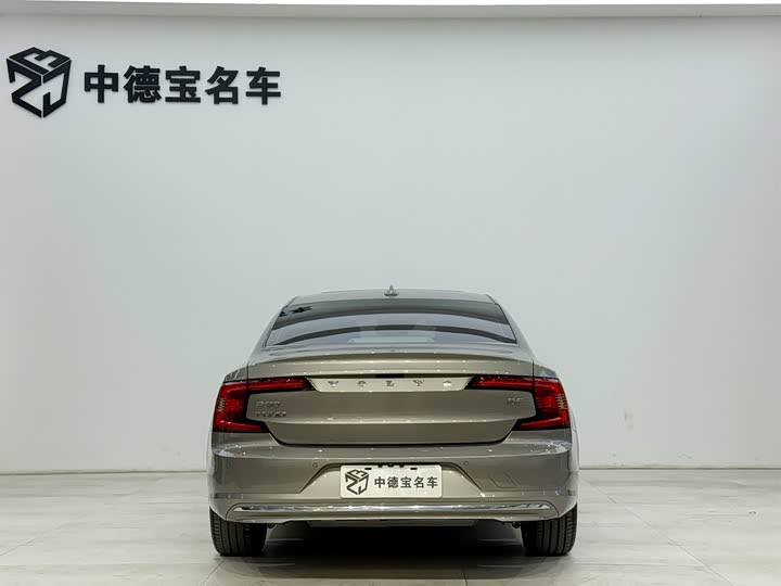 Фото 6 - Volvo S90