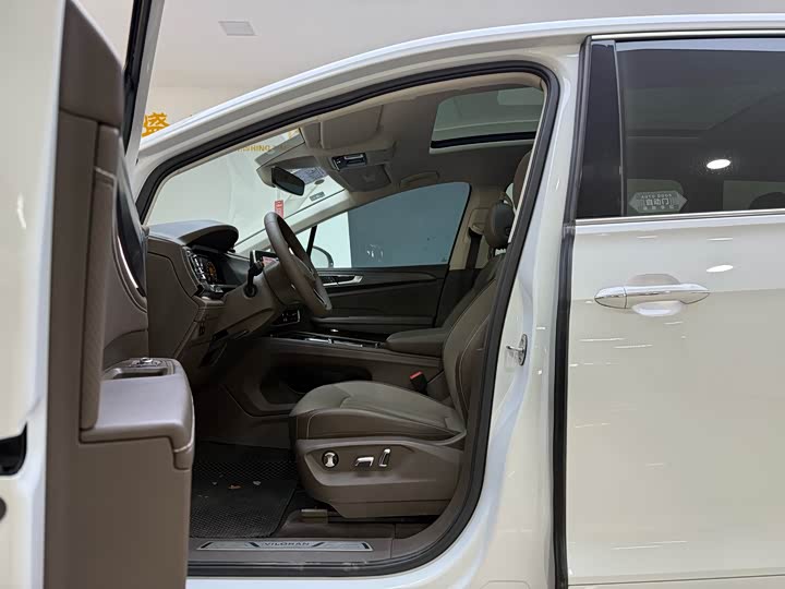 Фото 3 - Volkswagen Viloran