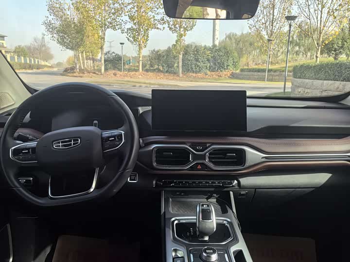 Фото 10 - Geely Okavango