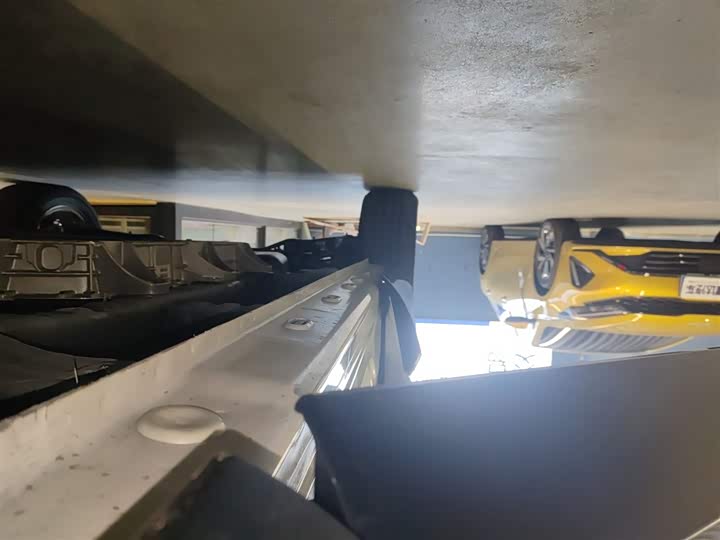 Фото 21 - Roewe RX5 Hybrid