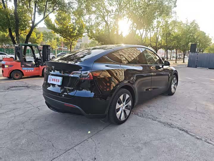 Фото 7 - Tesla Model Y