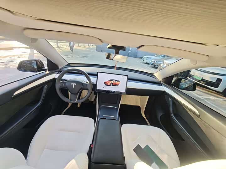 Фото 8 - Tesla Model Y