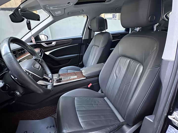 Фото 10 - Audi A6