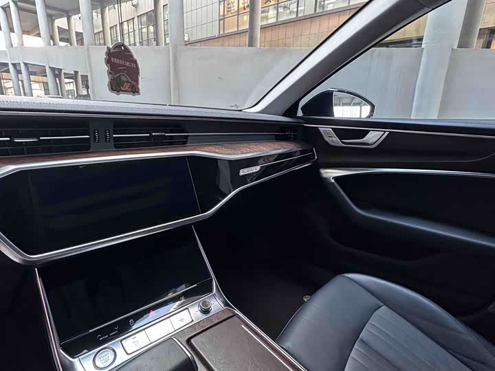 Фото 4 - Audi A6