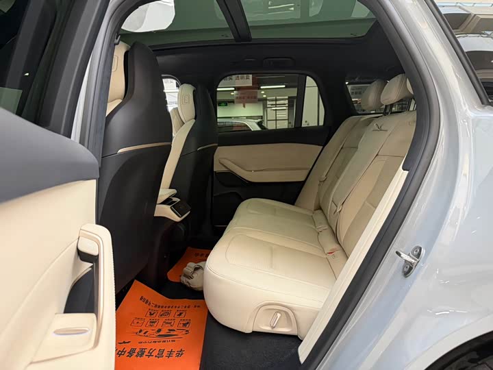 Фото 6 - Nio ES6