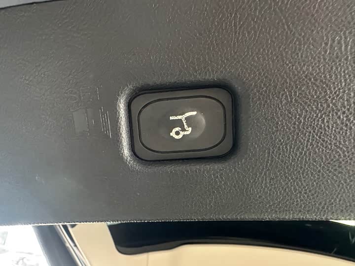 Фото 11 - Lincoln Nautilus