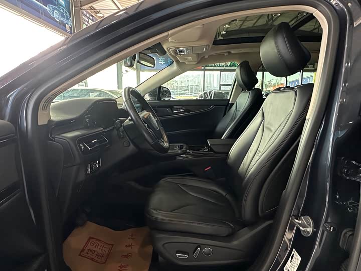 Фото 2 - Lincoln Nautilus