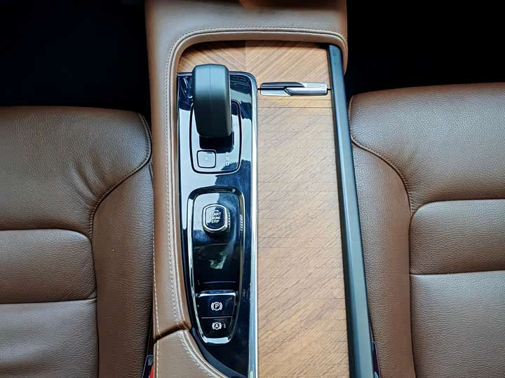 Фото 13 - Volvo S90