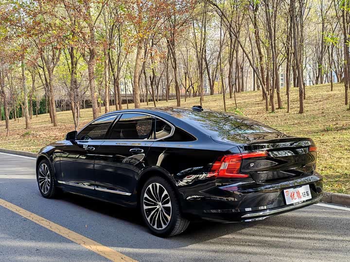 Фото 16 - Volvo S90