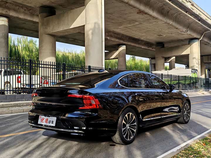Фото 17 - Volvo S90