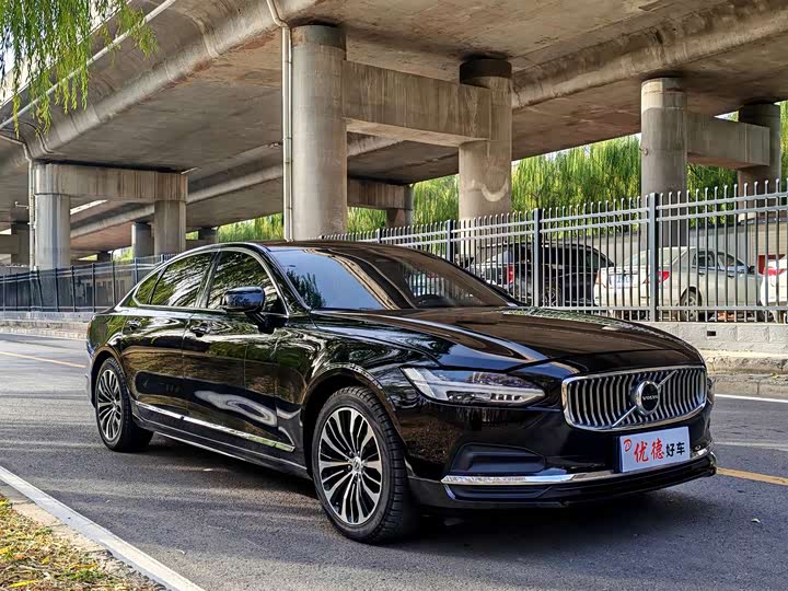 Фото 18 - Volvo S90