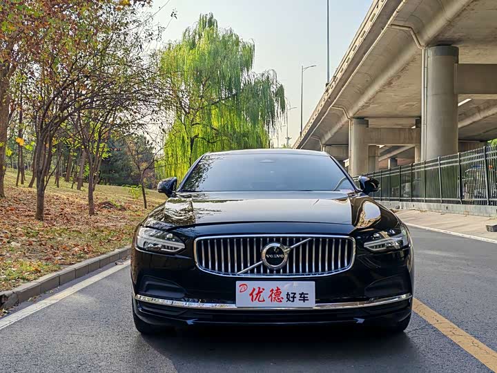 Фото 2 - Volvo S90