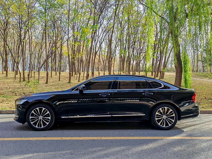 Фото 3 - Volvo S90