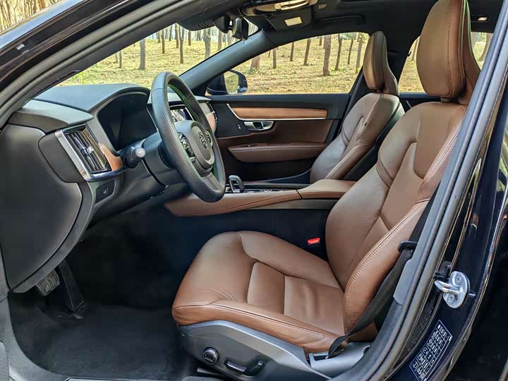 Фото 5 - Volvo S90