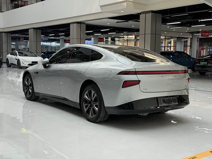 Фото 10 - XPeng P7