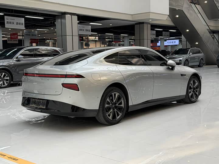 Фото 11 - XPeng P7