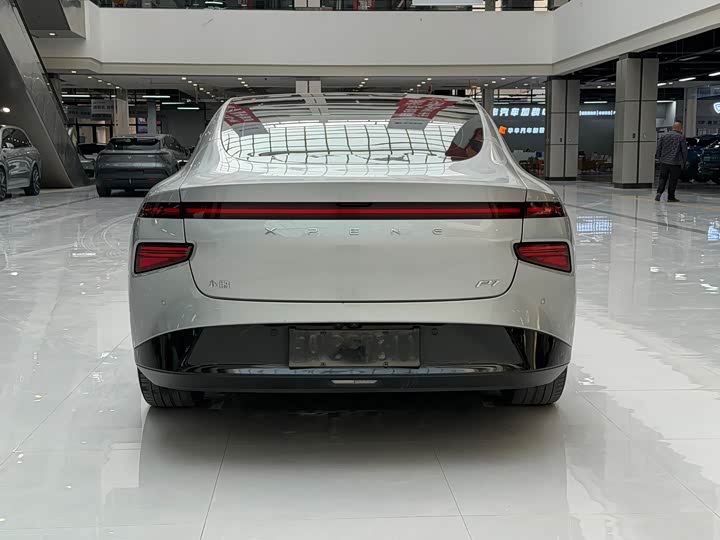 Фото 12 - XPeng P7