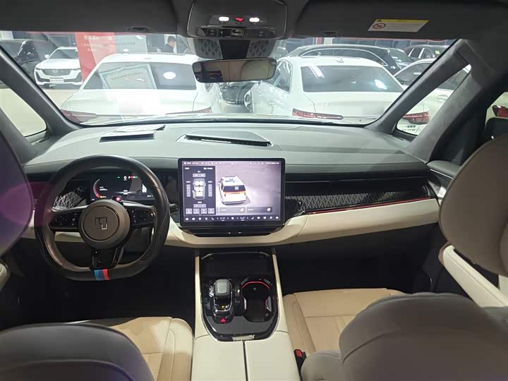 Фото 10 - Zeekr 009